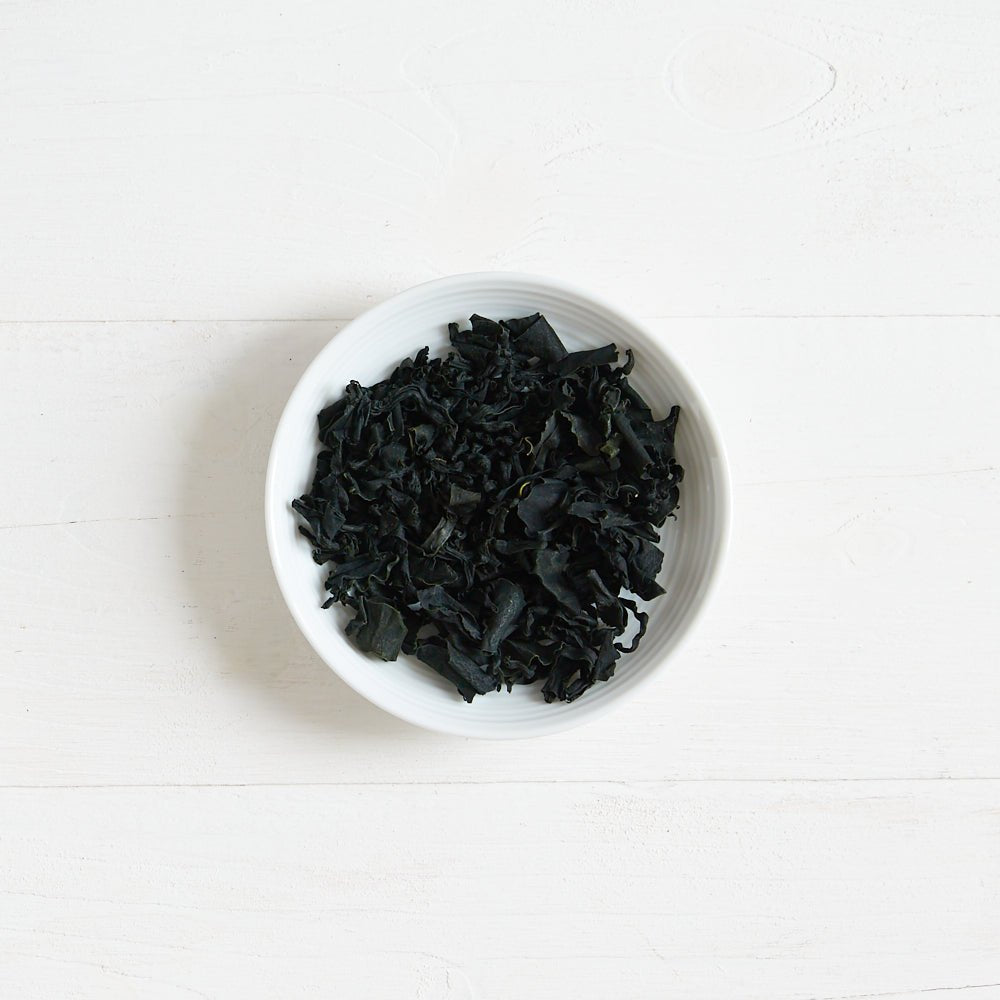 Japanese Wakame Flakes - Dried Sea Vegetable | Clearspring